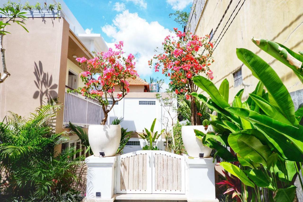 The Sloth Bali Hotell Canggu Exteriör bild
